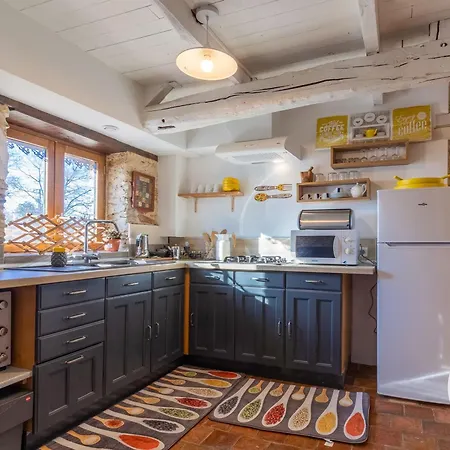 Charmante Maison En Anjou Bleu, 2 Pers, Terrasse, Poele A Bois, Equipements Bebe, Cuisine Equipee - Fr-1-622-72 * Noellet