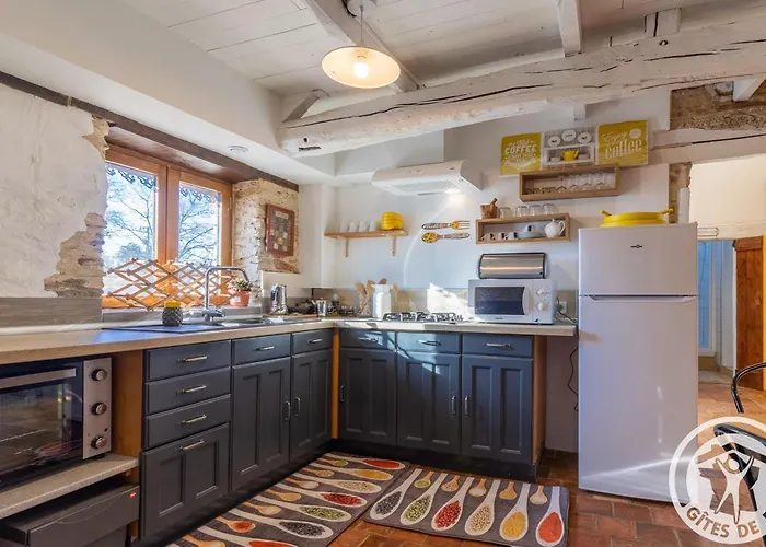 Charmante Maison En Anjou Bleu, 2 Pers, Terrasse, Poele A Bois, Equipements Bebe, Cuisine Equipee - Fr-1-622-72 * Noellet